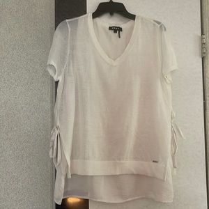 Women’s top. White